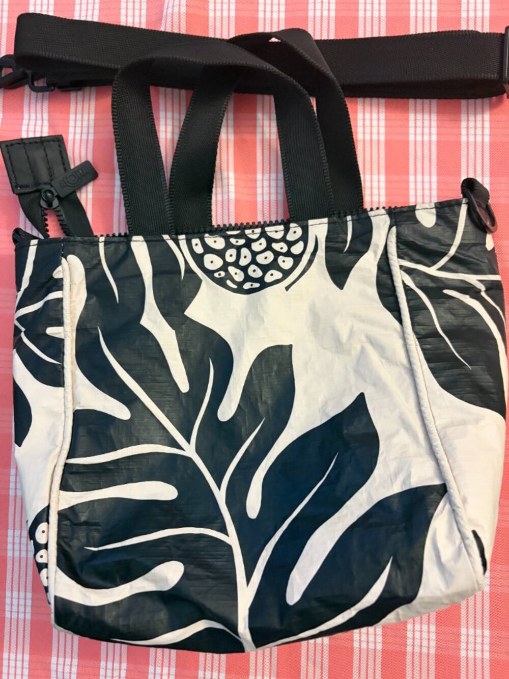 Aloha Collection Crossbody Holomua Like New! (Sale)  Final Price! - Picture 5 of 6